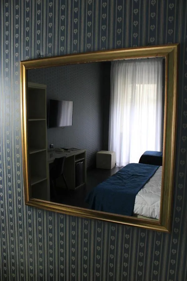 Guiren Dal 1959 Hotel Nápoly
