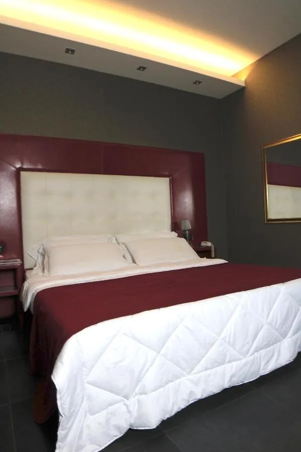 Guiren Dal 1959 Hotel Nápoly 3*,  Olaszország