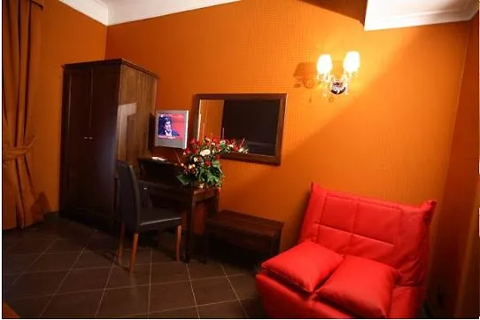 Hotel Guiren Dal 1959 Neapol